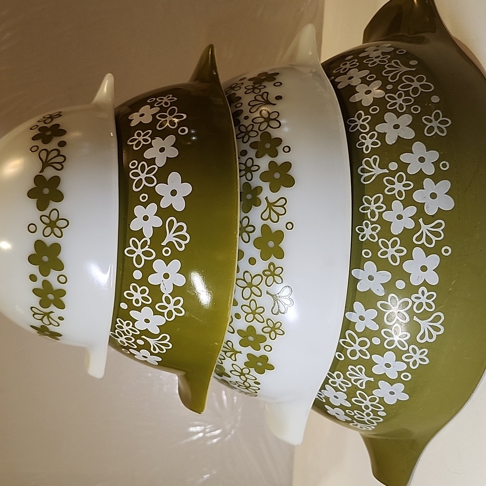 Vintage Pyrex primary Avocado color Cinderella nesting mixing bowl 444-4qt … - Picture 1 of 10